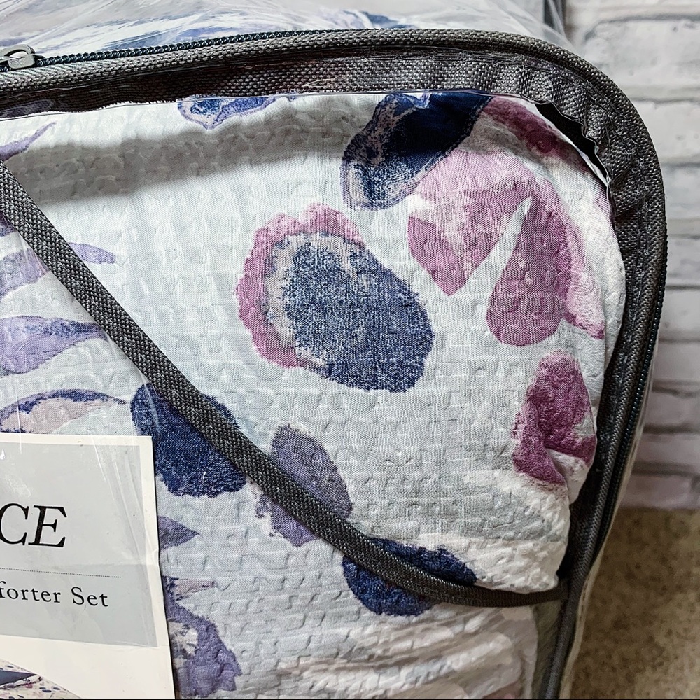 **SOLD** Madison Park Lyla 7-piece Comforter Set - Picture 6 of 8